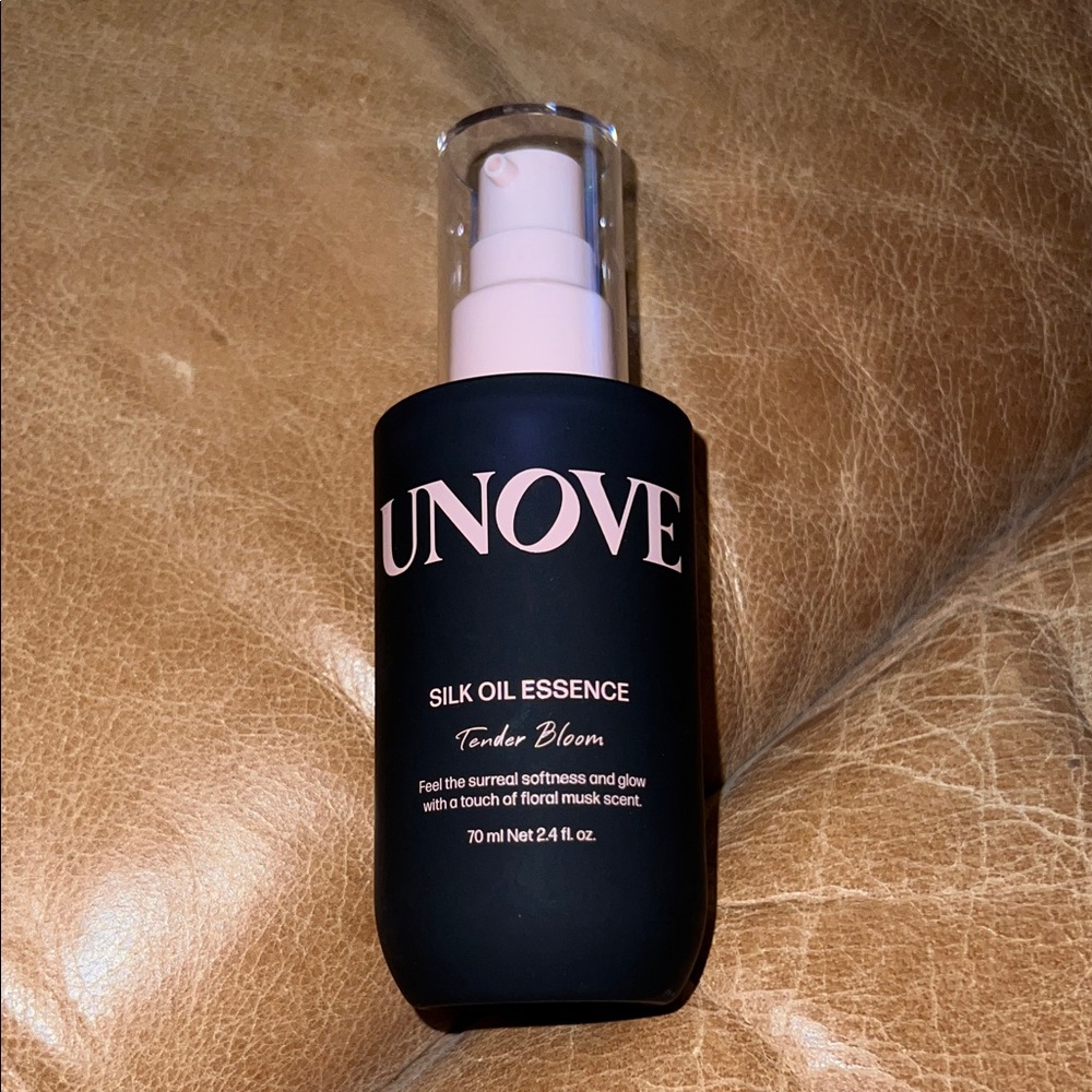 (NEW, no box) UNOVE Silk Hair Oil Essence Tender Bloom 70ml